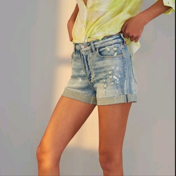 Pilcro and the Letterpress Pants - PILCRO | ANTHROPOLOGIE Boyfriend Lightwash Distressed Fringe Jean Shorts Size 25